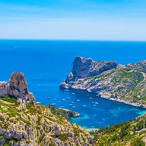 https://gmimosa-sjournez-dans-un-esprit-boutique-hotel.fr-provencehotel.com