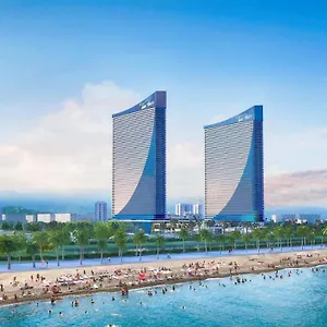 Orbi Center ***** باتومي